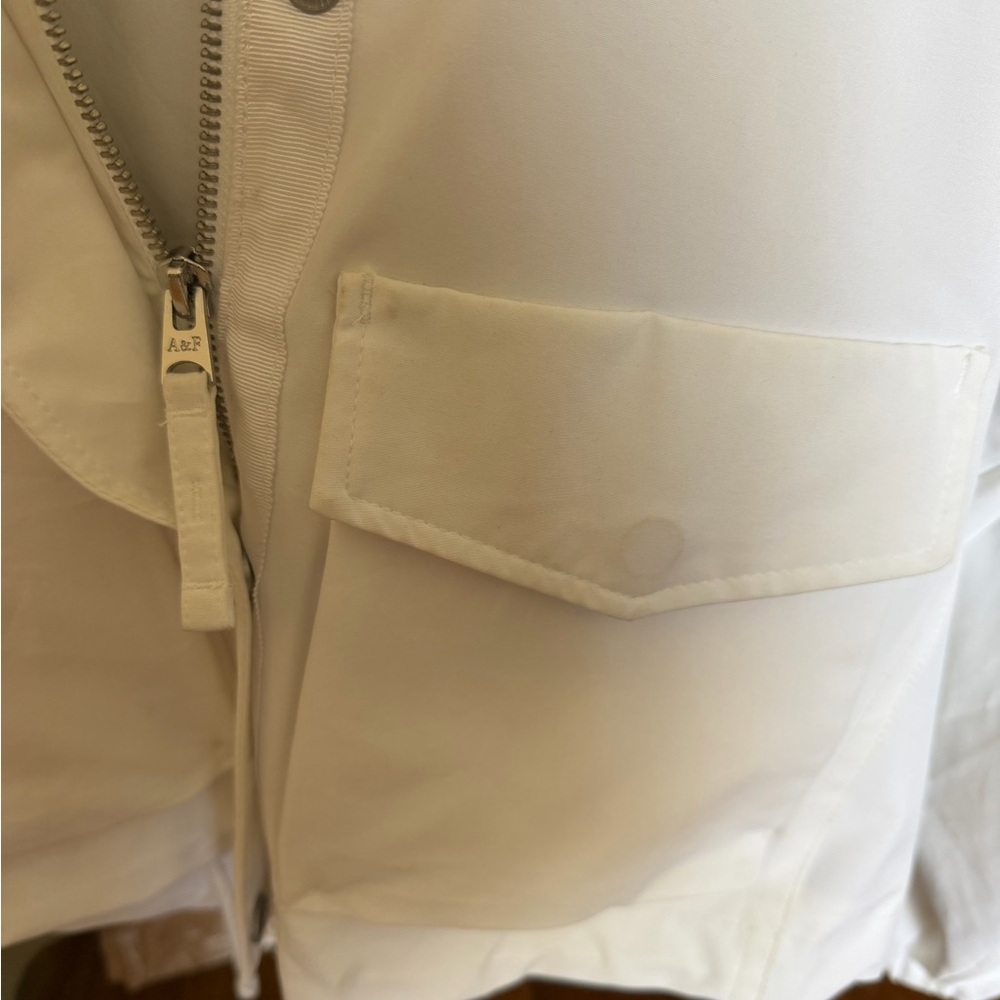 Abercrombie & Fitch Cropped Hooded Utility Jacket White - Picture 6 of 7